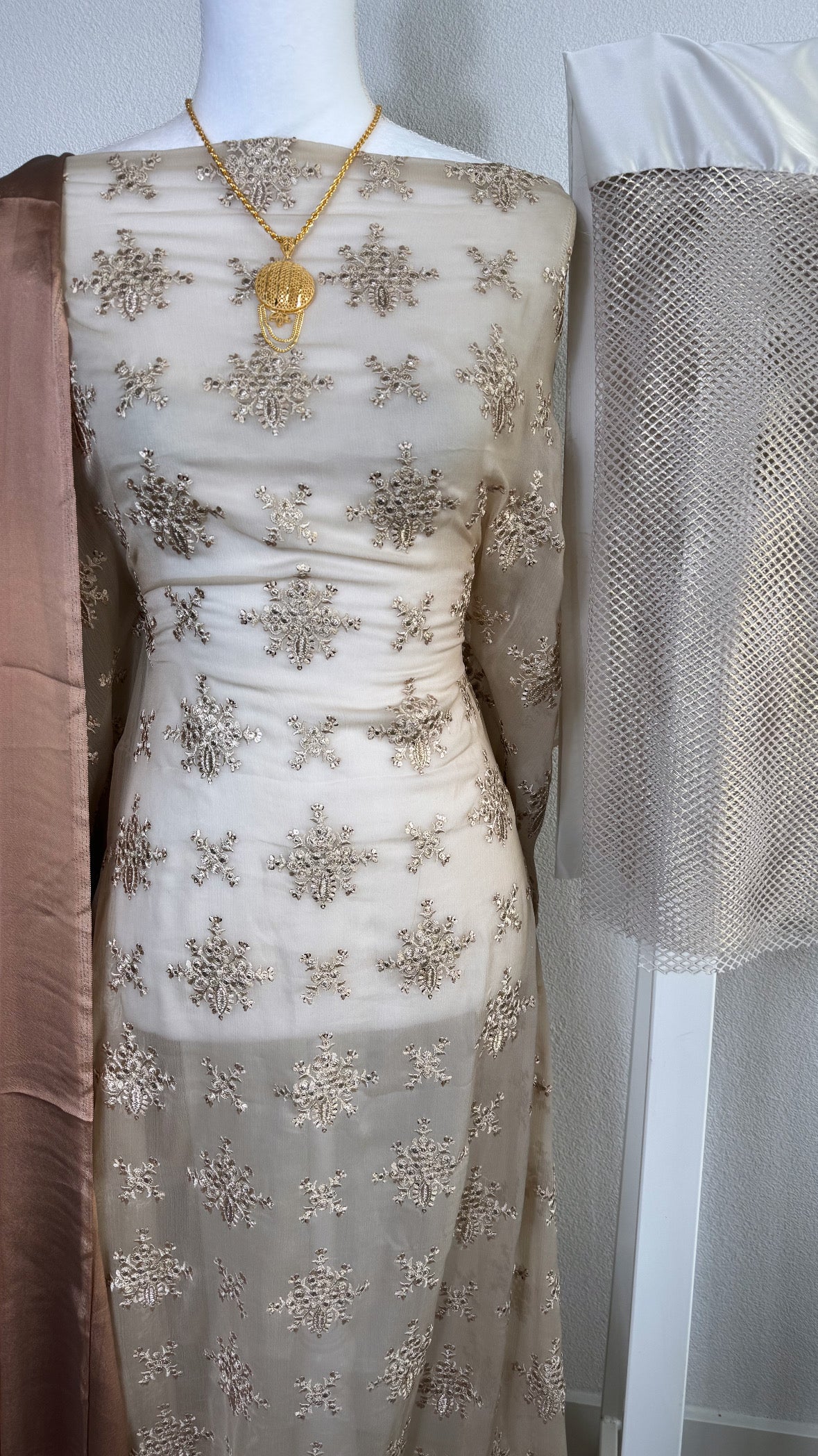 Pearl Lace Dirac Set - Tan