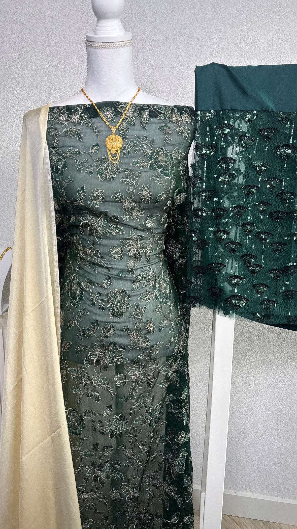 Pearl Lace Dirac Set - Green