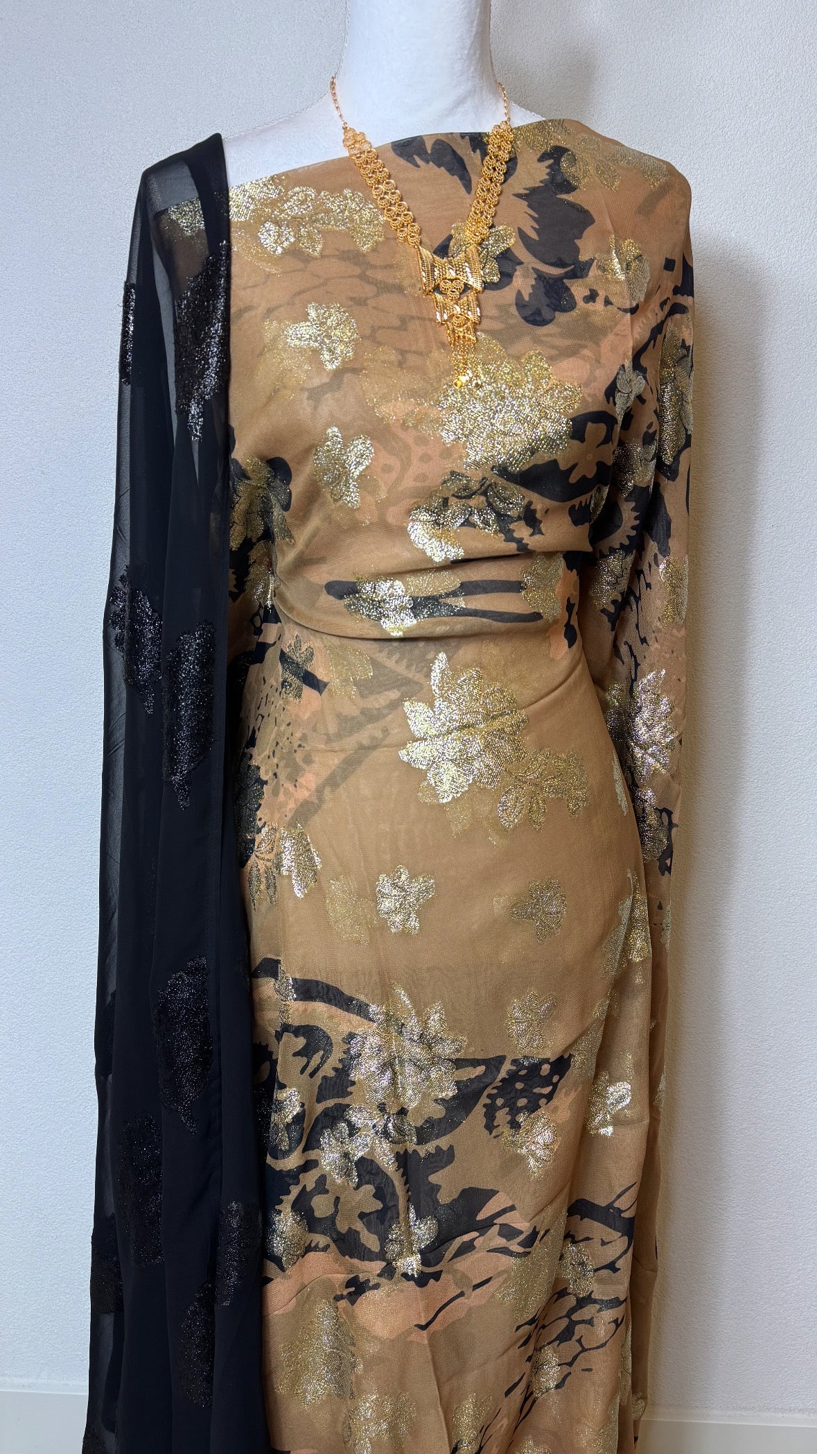 Faransawi Dirac Collection - Black & Gold